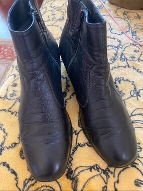 Stonefly  Black Heeled Boots